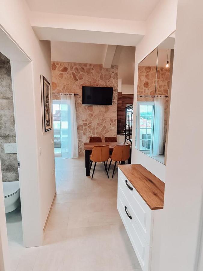 Appartement Stone House Jezera Extérieur photo