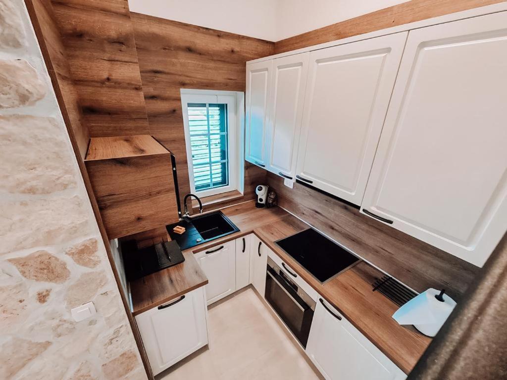 Appartement Stone House Jezera Extérieur photo